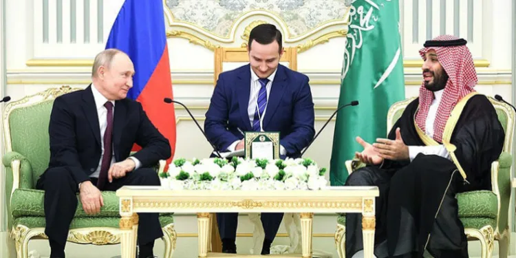 Putin, Suudi Arabistan Veliaht Prensi Selman ile bir araya geldi
