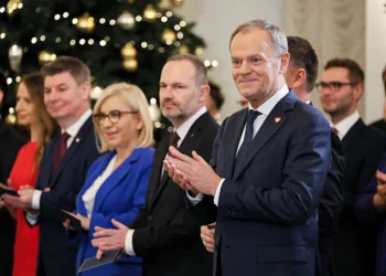 Donald Tusk hükümeti göreve başladı