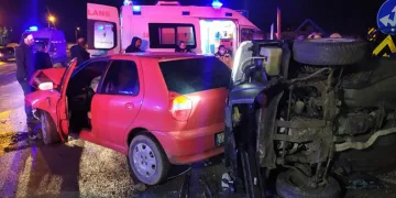 2 otomobil çarpıştı: 1 ölü 5 yaralı