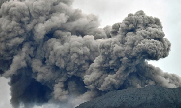 Yanardağ patlamasında 11 dağcı öldü