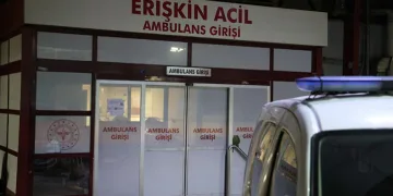 Önce kavgada ardından hastanede bıçaklandı