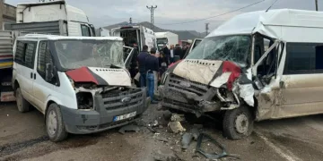 Şırnak’ta trafik kazası: 18 yaralı