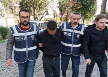 Kuyumcudan altın çalıp kaçan hırsız yakalandı