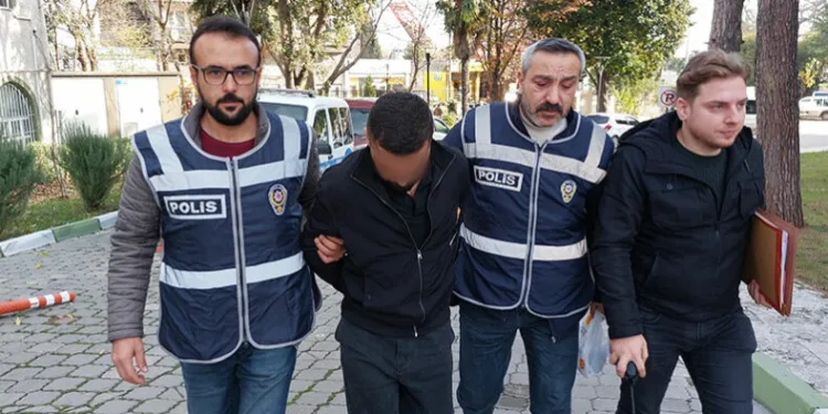 Kuyumcudan altın çalıp kaçan hırsız yakalandı