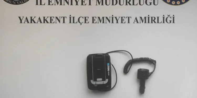 Şüpheli araçta radar tespit cihazı ele geçirildi