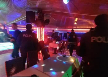 Ruhsatsız faaliyet gösteren eğlence mekanları mühürlendi