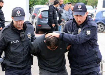 Polisin parmağını kıran suç makinesi tutuklandı