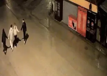 Sevgililer el ele hırsızlık yaptı