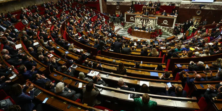 Fransa’da tartışmalı göç yasasına onay