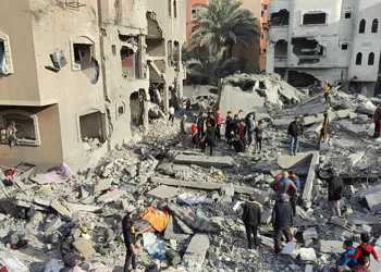 İsrail Gazze’de mülteci kamplarını vurdu: 23 ölü