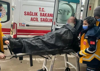 Askerleri taşıyan araç devrildi
