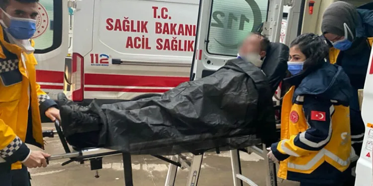 Askerleri taşıyan araç devrildi