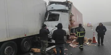 Kırklareli’nde tırlar çarpıştı: 2 yaralı