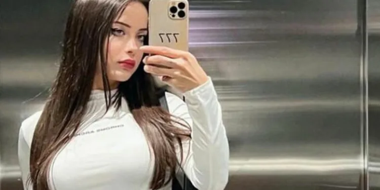 Sosyal medya fenomenine ‘Müstehcen’ gözaltısı