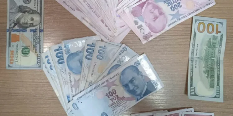 Kuşadası’nda kumar baskını: 8 şahıs suçüstü yakalandı
