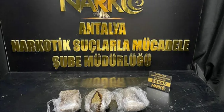 Uyuşturucu madde operasyonunda 4 kilogram esrar ele geçirildi