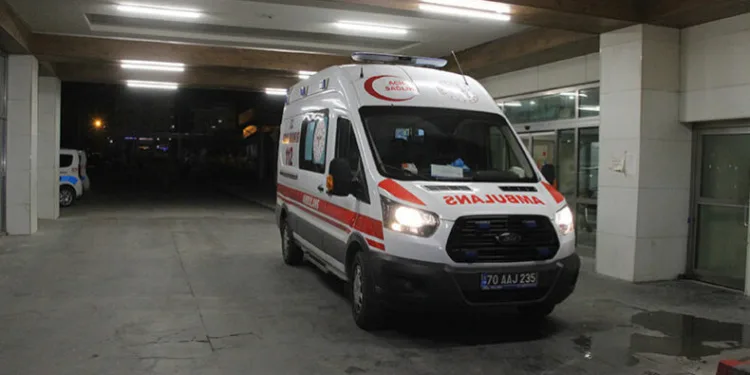 2 araç arasında sıkışarak can verdi