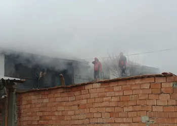 Çorum’da iki katlı ev kül oldu