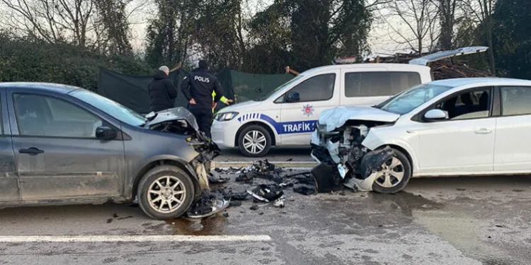 Feci kaza: 2’si çocuk 4 yaralı