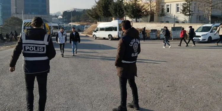 Elazığ’da okul önü denetimleri aralıksız sürüyor