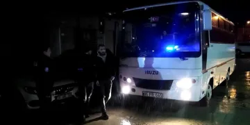 Bursa’da bir dairede yaşayan 17 kaçak göçmen yakalandı