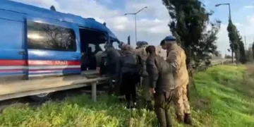 Sakarya’da 16 kaçak göçmen ile 3 organizatör yakalandı