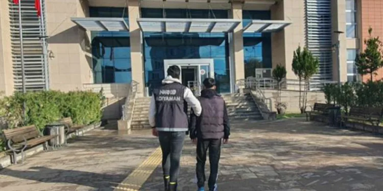 Kahta’da uyuşturucu operasyonu: 2 tutuklama