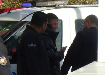 Doktorla tartıştı, ortalığı ayağa kaldırdı