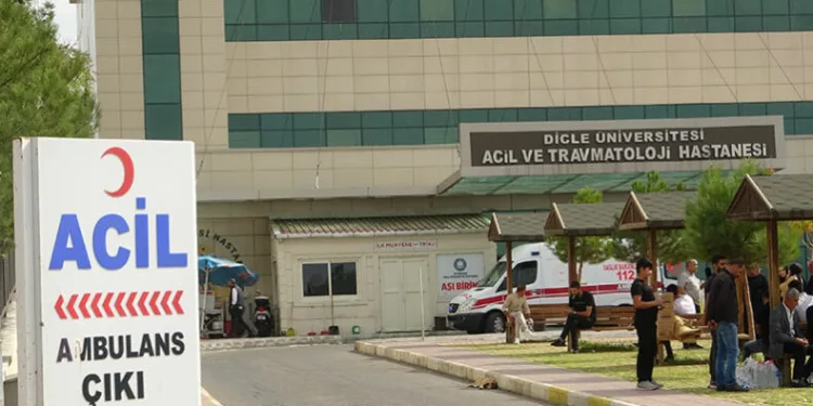 Diyarbakır’da 4 kişilik aile karbonmonoksitten zehirlendi