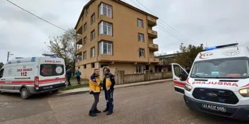 Ziyarete geldiği babasının cansız bedeniyle karşılaştı