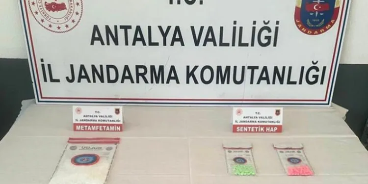 Manavgat’ta uyuşturucu operasyonu: 3 gözaltı