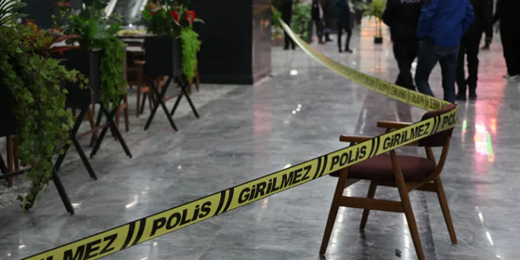 Otogarda silahlı kavga: 2 yaralı