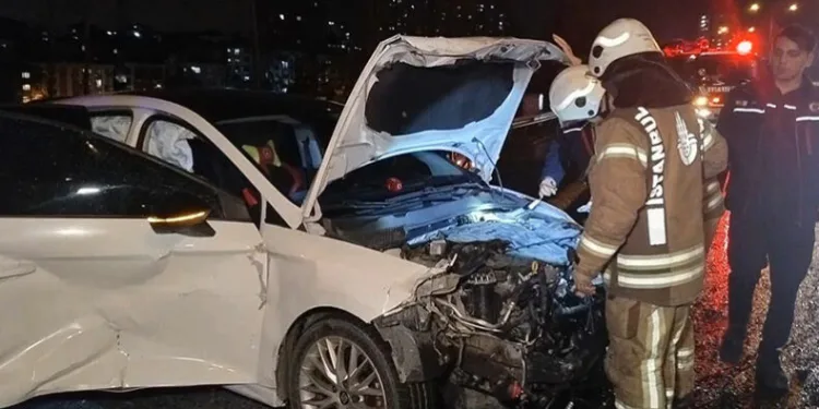 Hatalı şerit değiştirme kazaya neden oldu: 2 yaralı