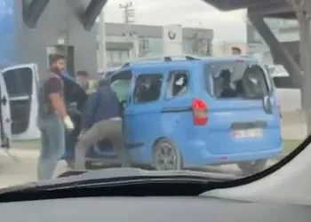Bursa’da trafikte dehşet! Sopayla sürücüyü darp etti