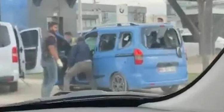 Bursa’da trafikte dehşet! Sopayla sürücüyü darp etti