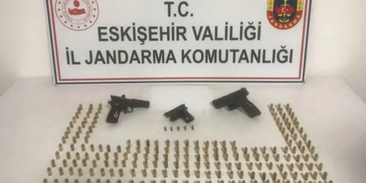 Çok sayıda silah ve mermi jandarma ekiplerince ele geçirildi