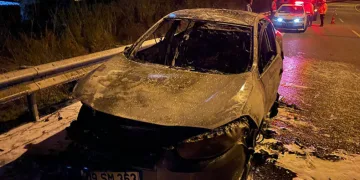Seyir halindeki otomobil yandı