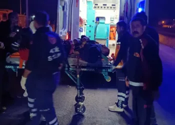 Kontrolden çıkan otomobil takla attı: 8 yaralı