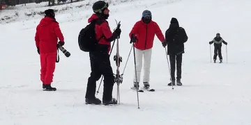 Sarıkamış Kayak Merkezi’nde kayak keyfi