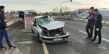 Işık ihlali yapan kamyon, otomobile çarptı: 1 ölü, 2 yaralı