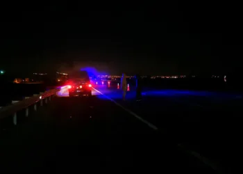 Erzurum’da otomobiller kafa kafaya çarpıştı