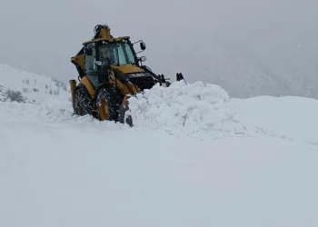 Şırnak’ta kar kalınlığı 2 metreyi buldu