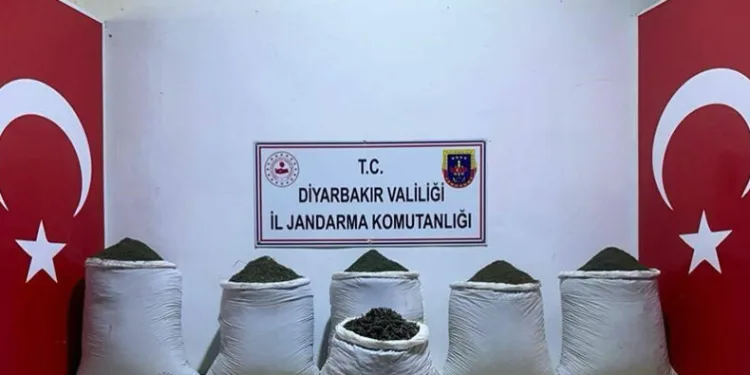 Diyarbakır’da 123 kilogram esrar ele geçirildi