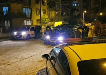 Edremit’te 18 aranan şahıs yakalandı