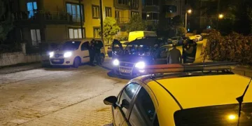 Edremit’te 18 aranan şahıs yakalandı