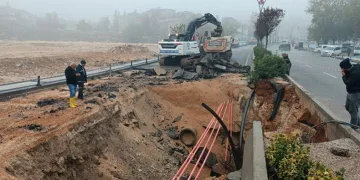 Gaziantep’te sağanak yağış nedeniyle yol çöktü