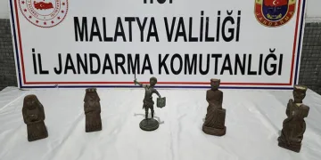 Malatya’da Roma dönemine ait 5 heykel ele geçirildi