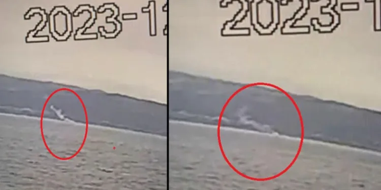 Deprem anında denizin ortasından duman çıkmış