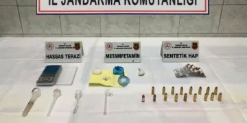 Üç ilçede uyuşturucu ele geçirildi: 3 gözaltı