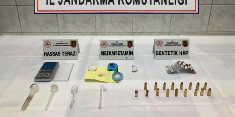 Üç ilçede uyuşturucu ele geçirildi: 3 gözaltı
